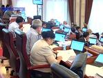 Жогорку Кеңештин ичинде чыкыйып кийиниш керек